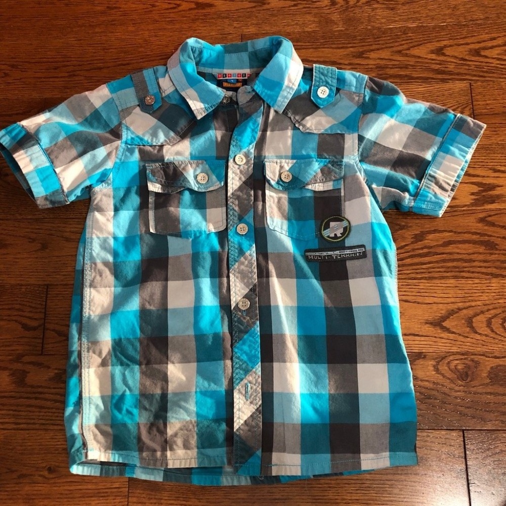 3/$15 - Button down shirt *read